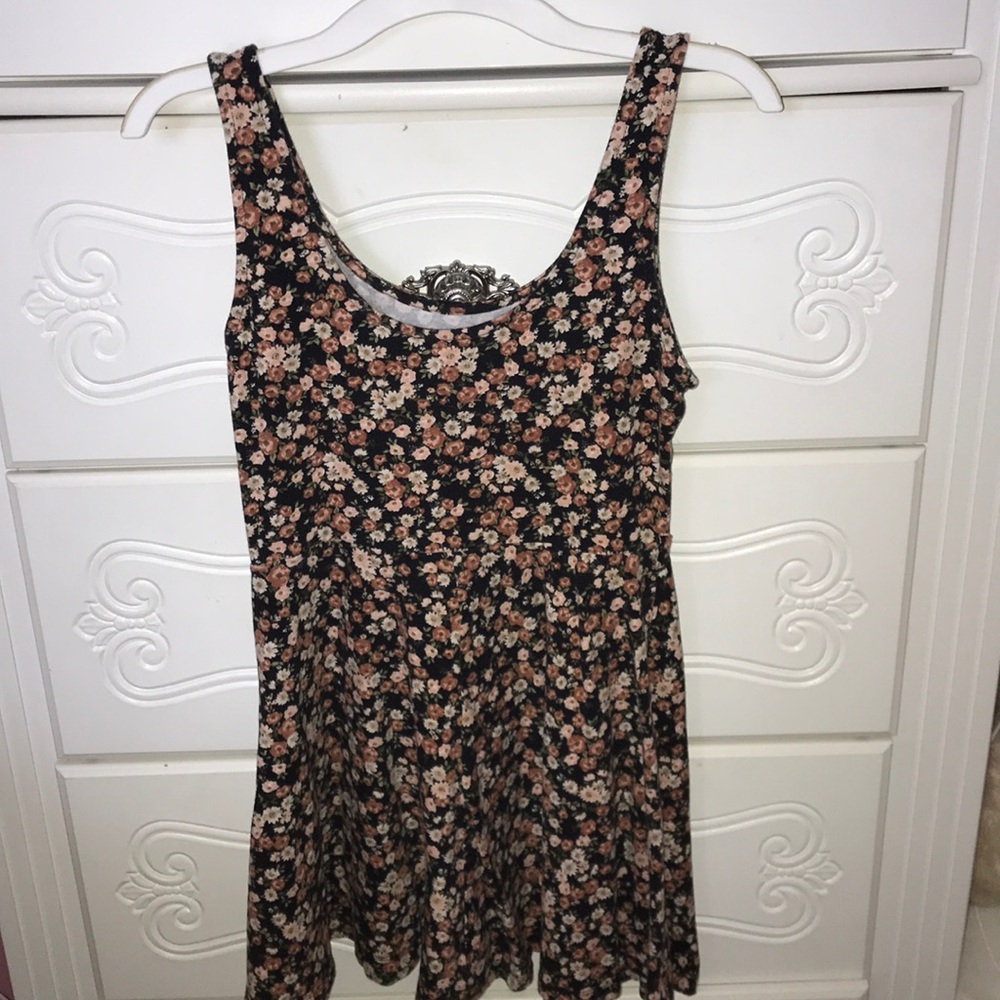 Forever 21 flower dress - Picture 2 of 3